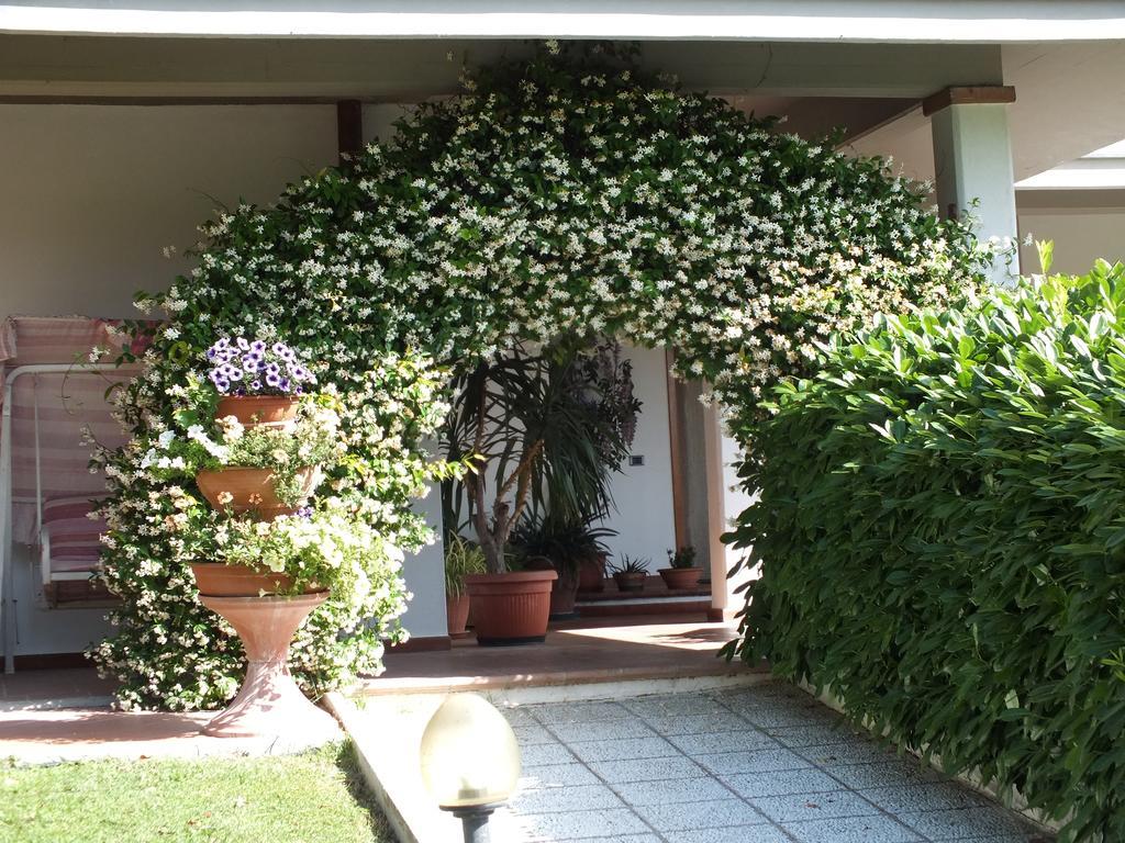 Villa Serena Asís Habitación foto