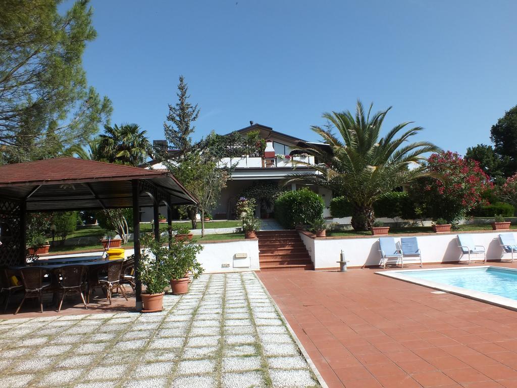Villa Serena Asís Habitación foto
