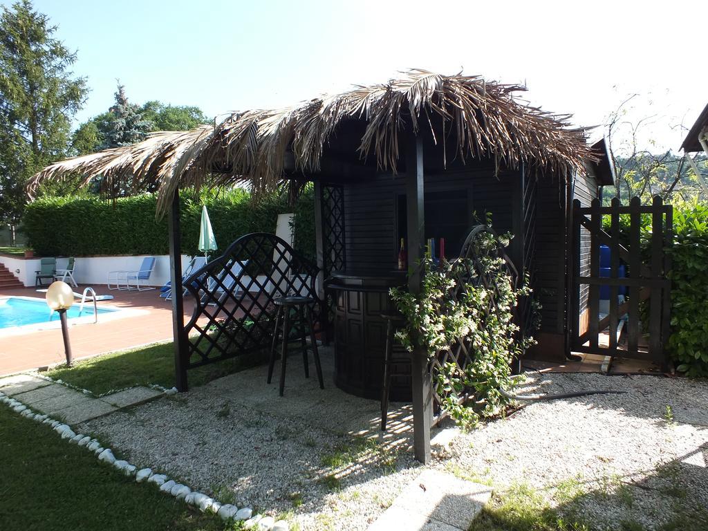 Villa Serena Asís Habitación foto