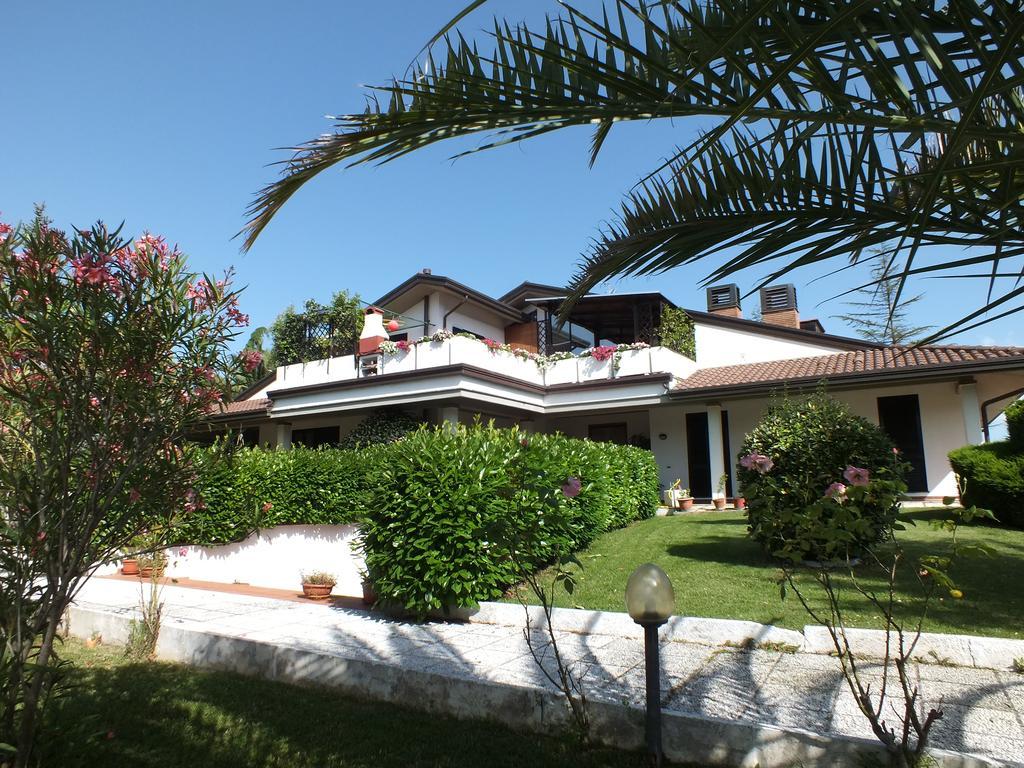 Villa Serena Asís Habitación foto