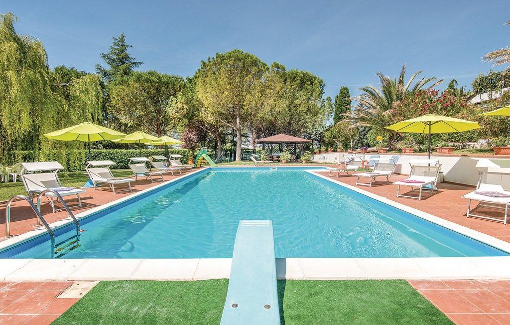 Villa Serena Asís Exterior foto